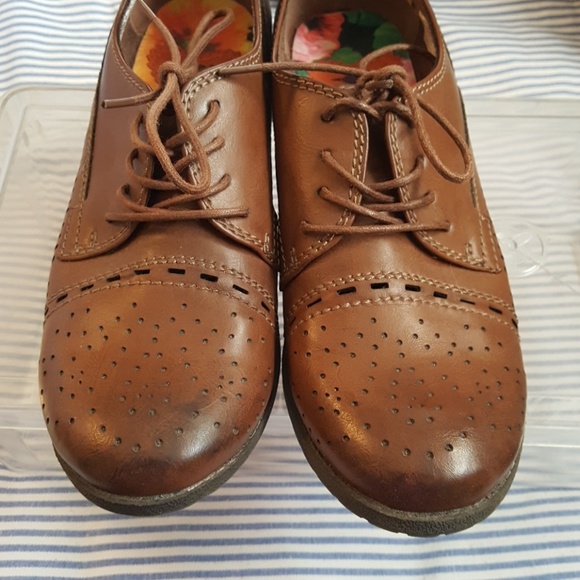 Shoes - Picture 3 of 4